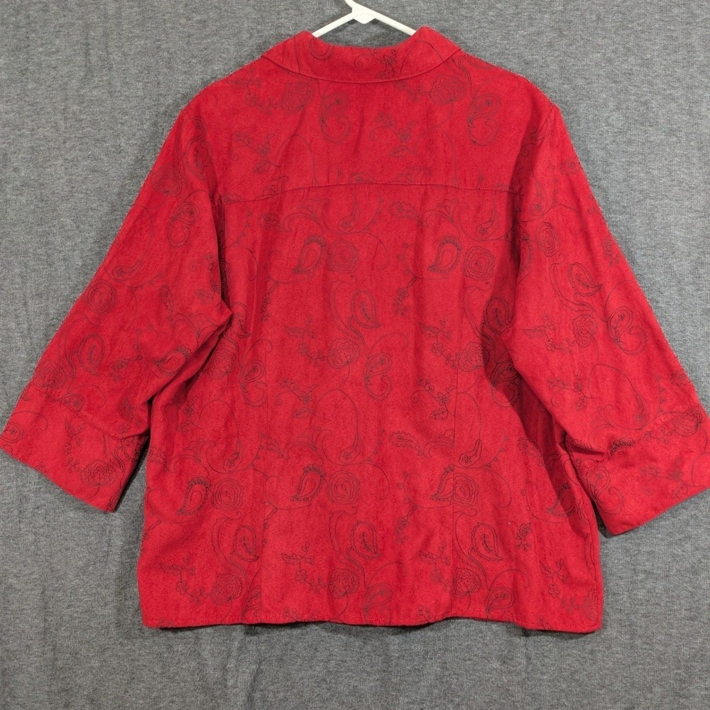 Sag Harbor Red Faux Suede Floral Embroidered 3/4 Sleeve Button Down Size 1X - Picture 2 of 9